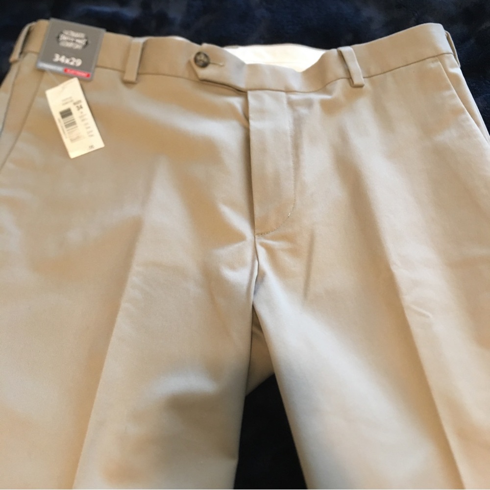 NWT Men’s Roundtree and Yorke Travel Smart Khaki Flat Front Slacks Size 34 X 29